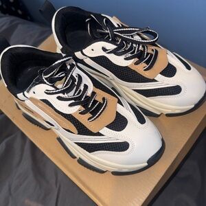 Steve Madden Black and Tan Sneakers